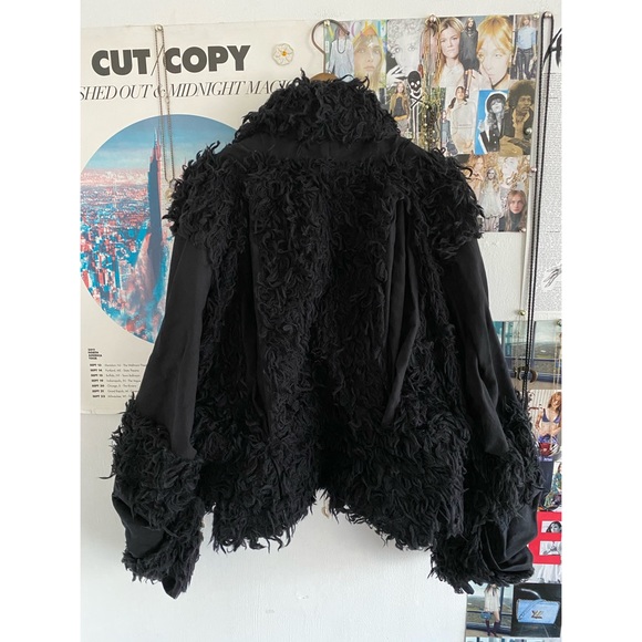 Issey Miyake faux shearling-trimmed cropped jacket - Picture 7 of 15